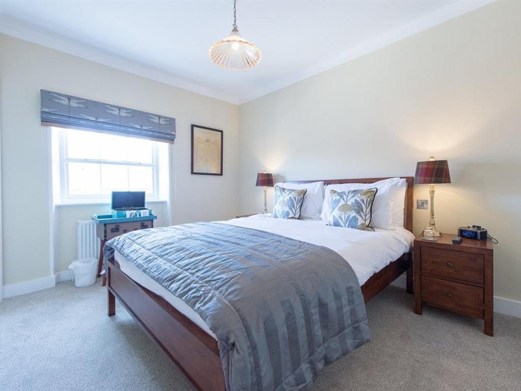 Bed and Breakfast Darwin'S Townhouse Шрусбері Номер фото A bedroom at the hotel