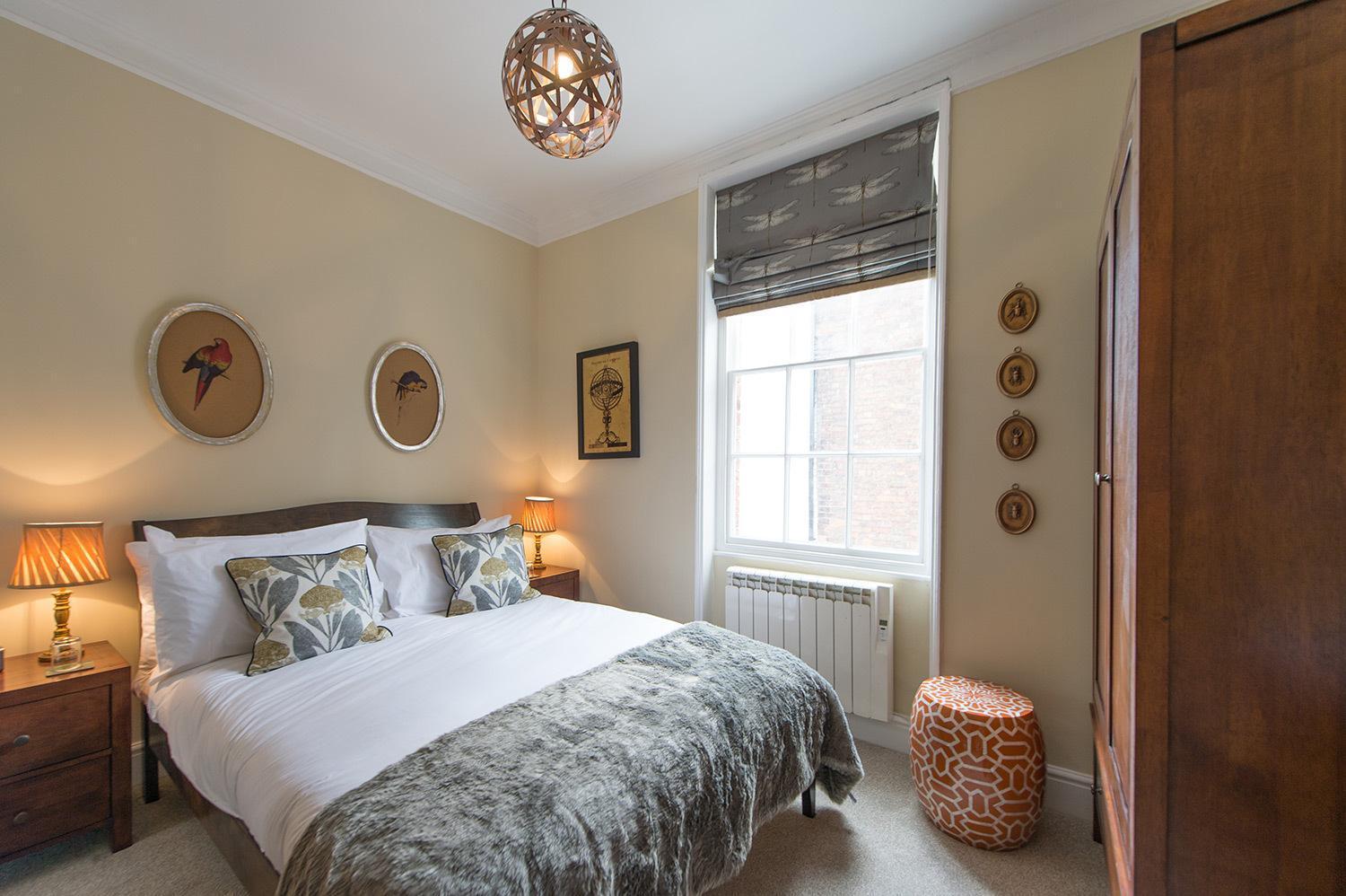 Bed and Breakfast Darwin'S Townhouse Шрусбері Номер фото A bedroom at the hotel