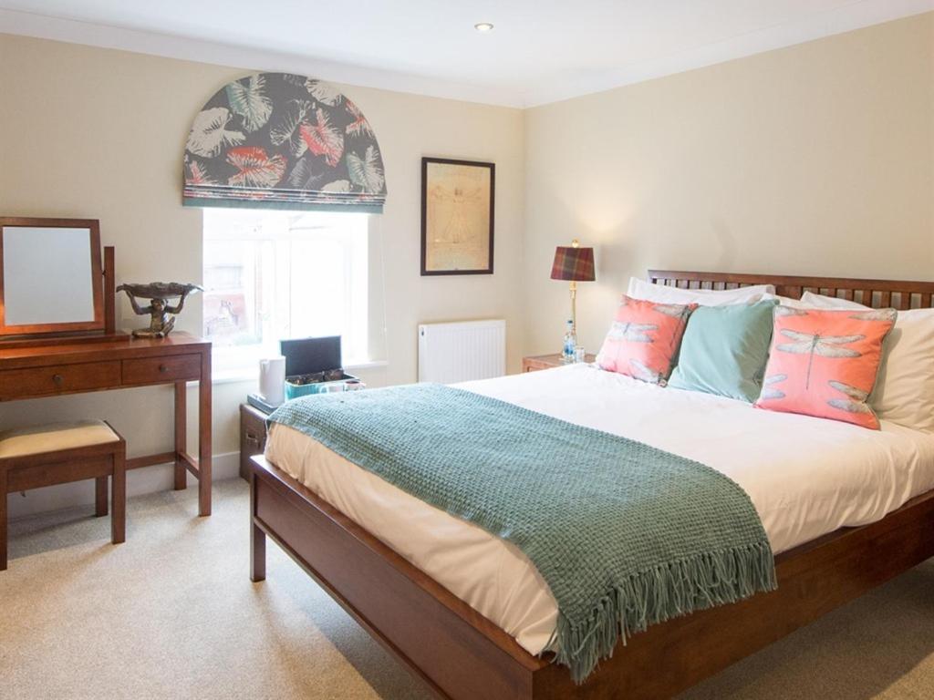 Bed and Breakfast Darwin'S Townhouse Шрусбері Номер фото A bedroom at The Old Vicarage