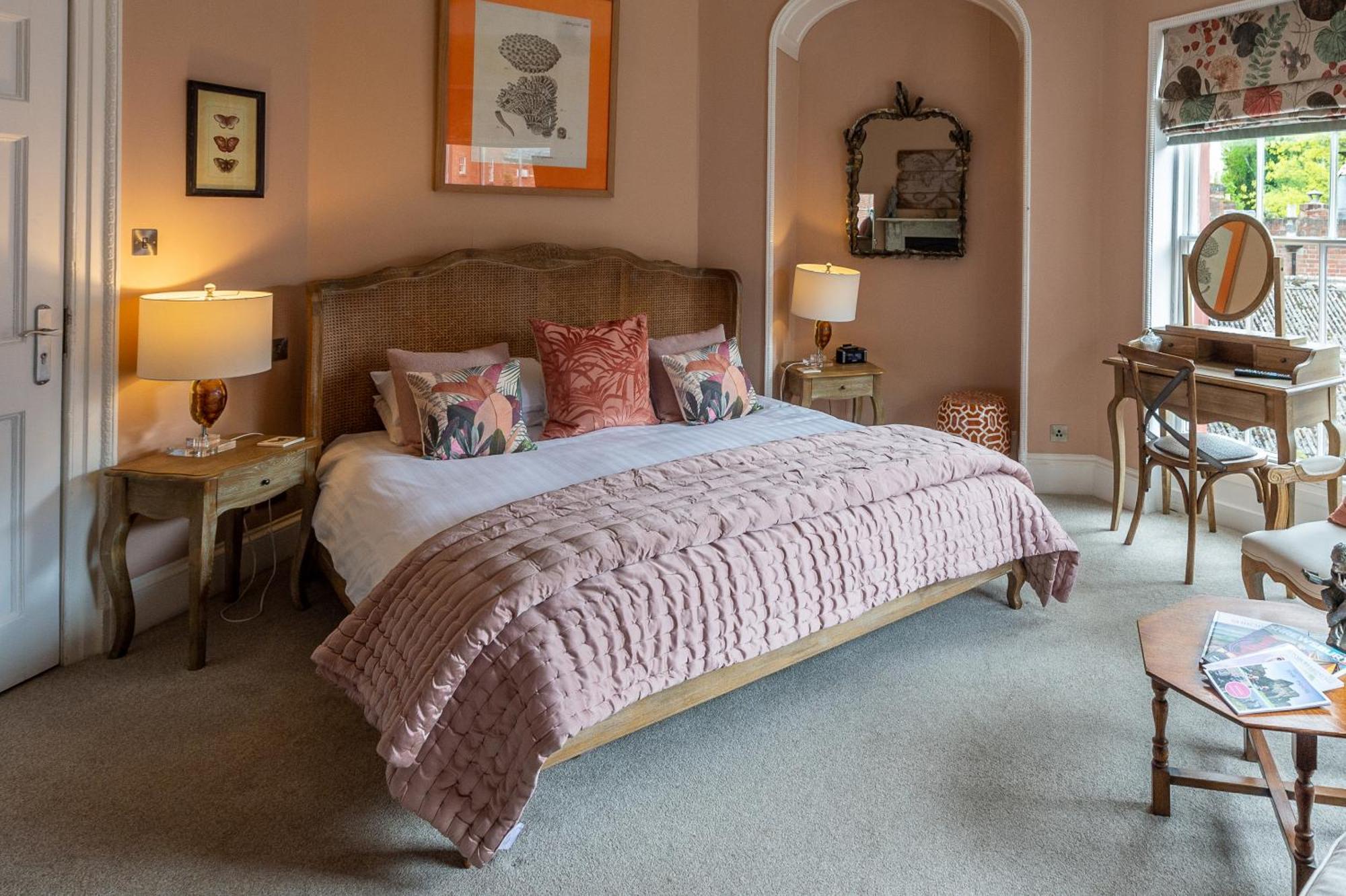 Bed and Breakfast Darwin'S Townhouse Шрусбері Номер фото A bedroom at The Old parsonage