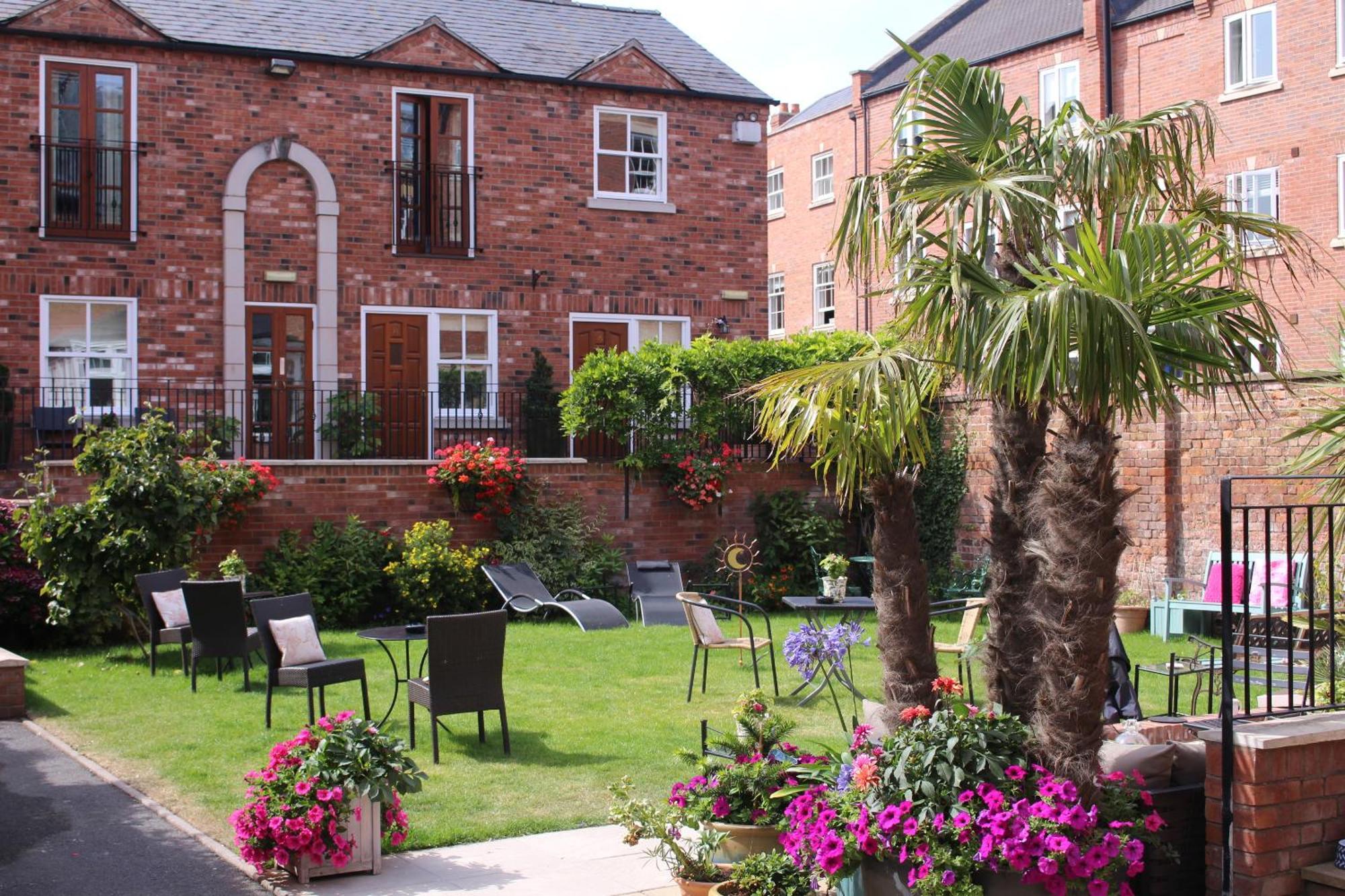 Bed and Breakfast Darwin'S Townhouse Шрусбері Номер фото